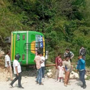 पोखरामा बस दुर्घटना हुँदा २८ भारतीय घाइते