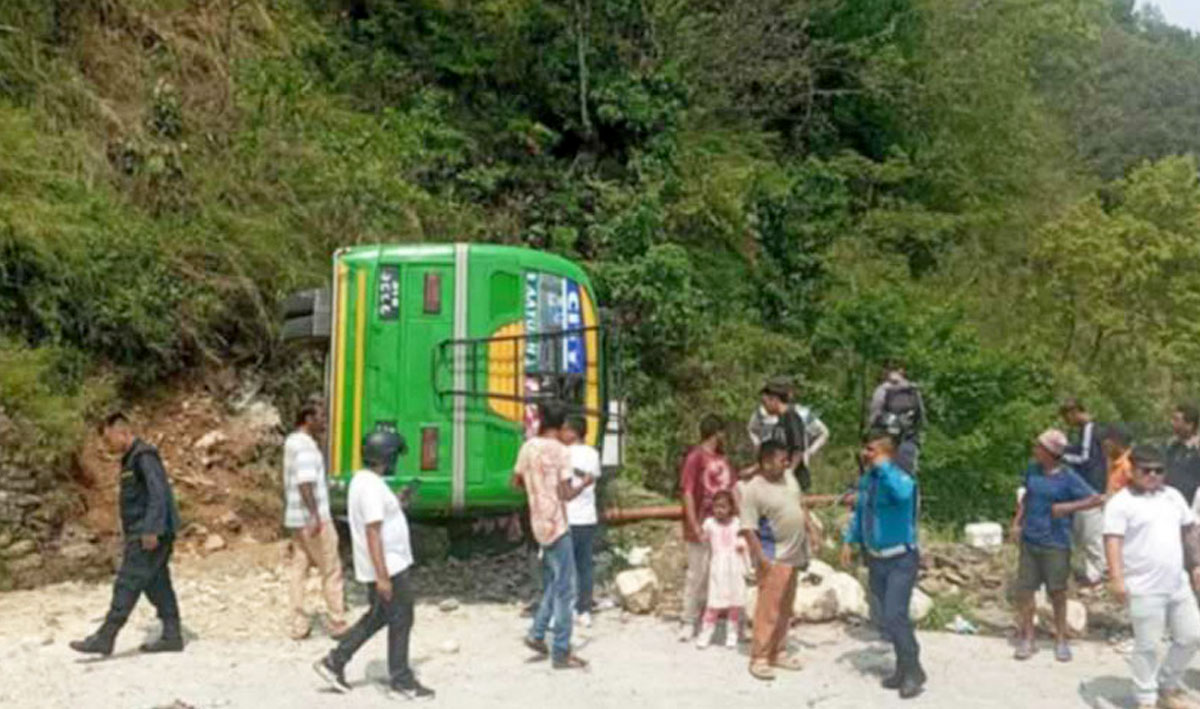 पोखरामा बस दुर्घटना हुँदा २८ भारतीय घाइते