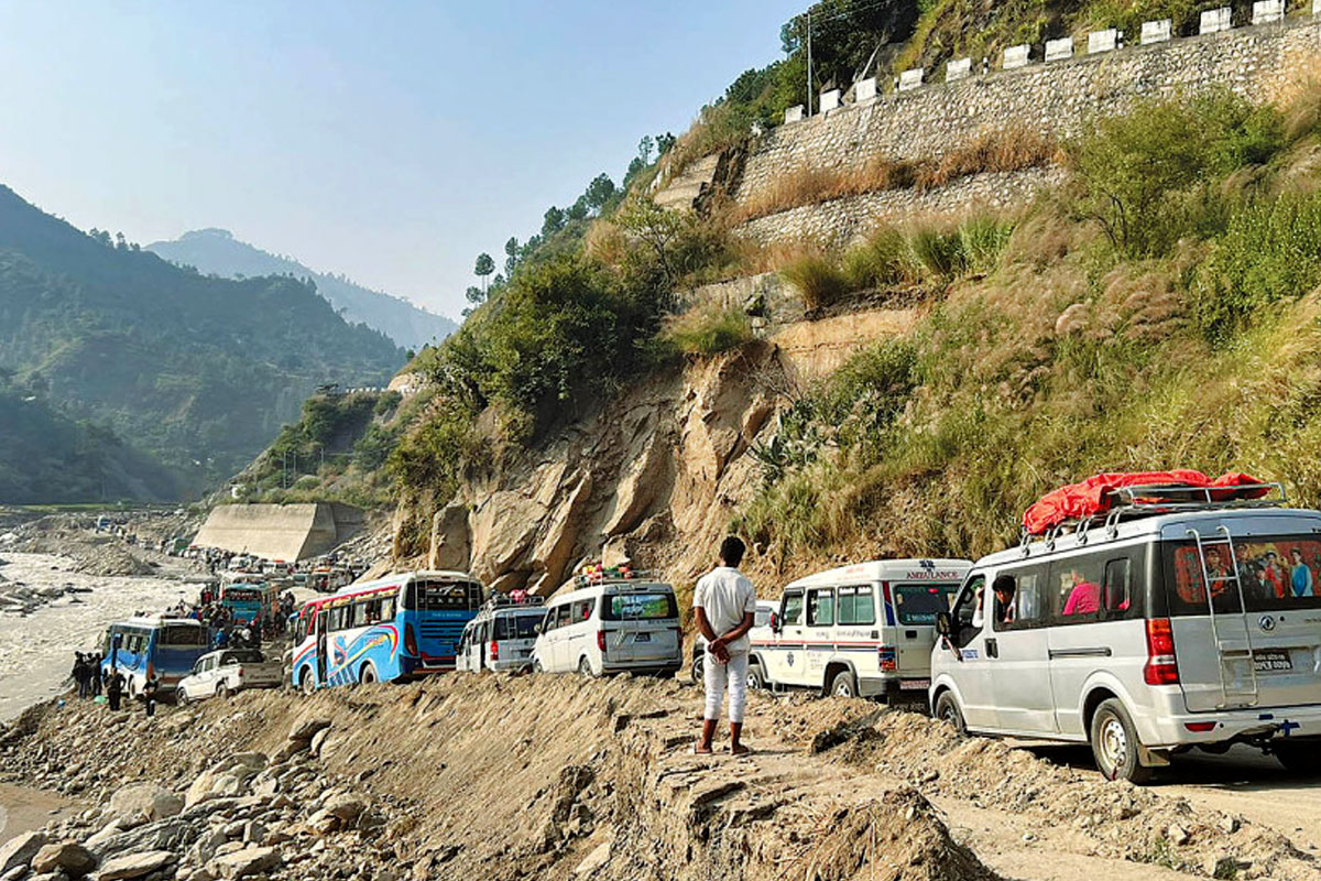 बाढीमा बेपत्ता महिलाको खोजी चल्दै