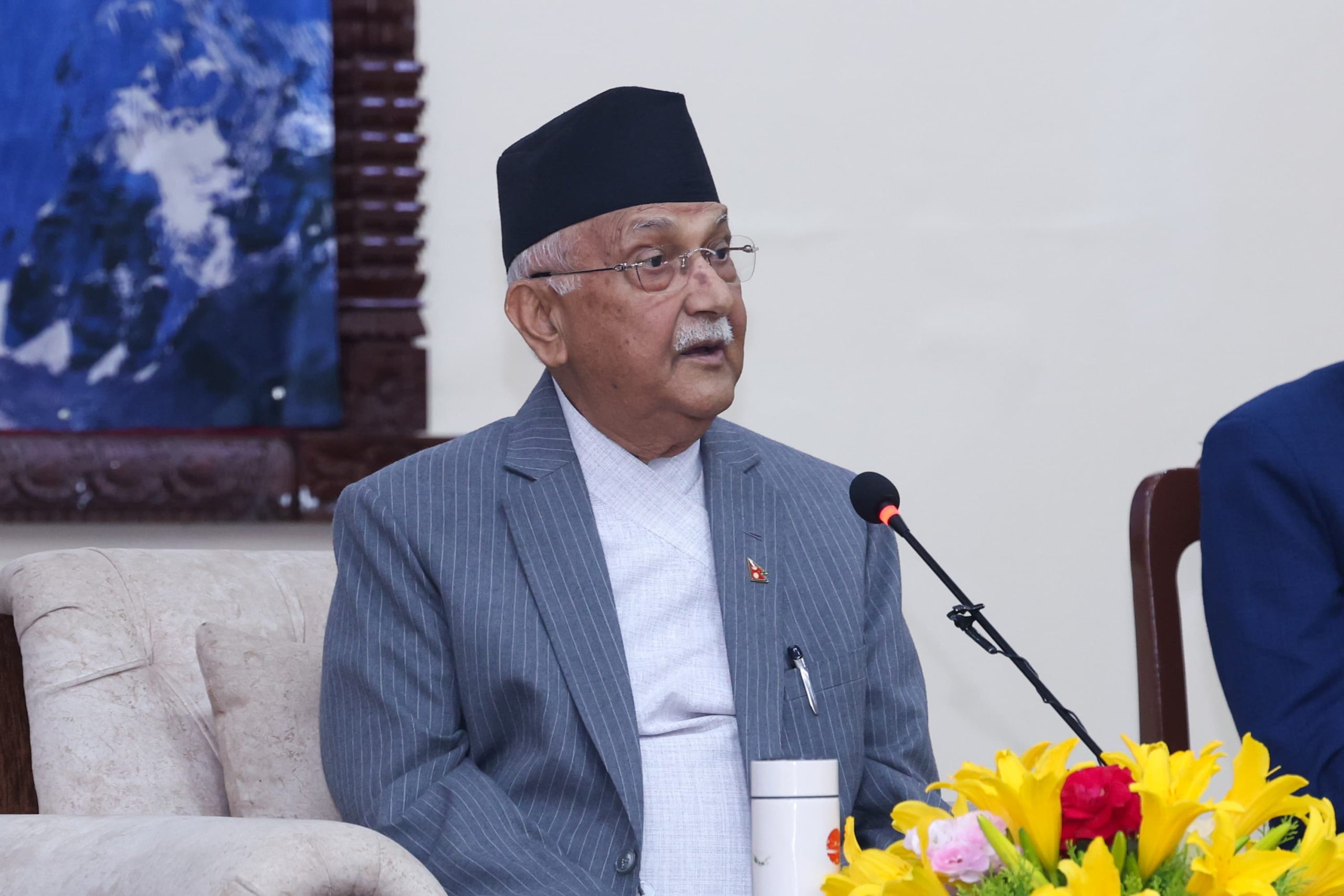 विपक्षीको कडा प्रतिवाद गर्न एमाले सांसदलाई ओलीको निर्देशन