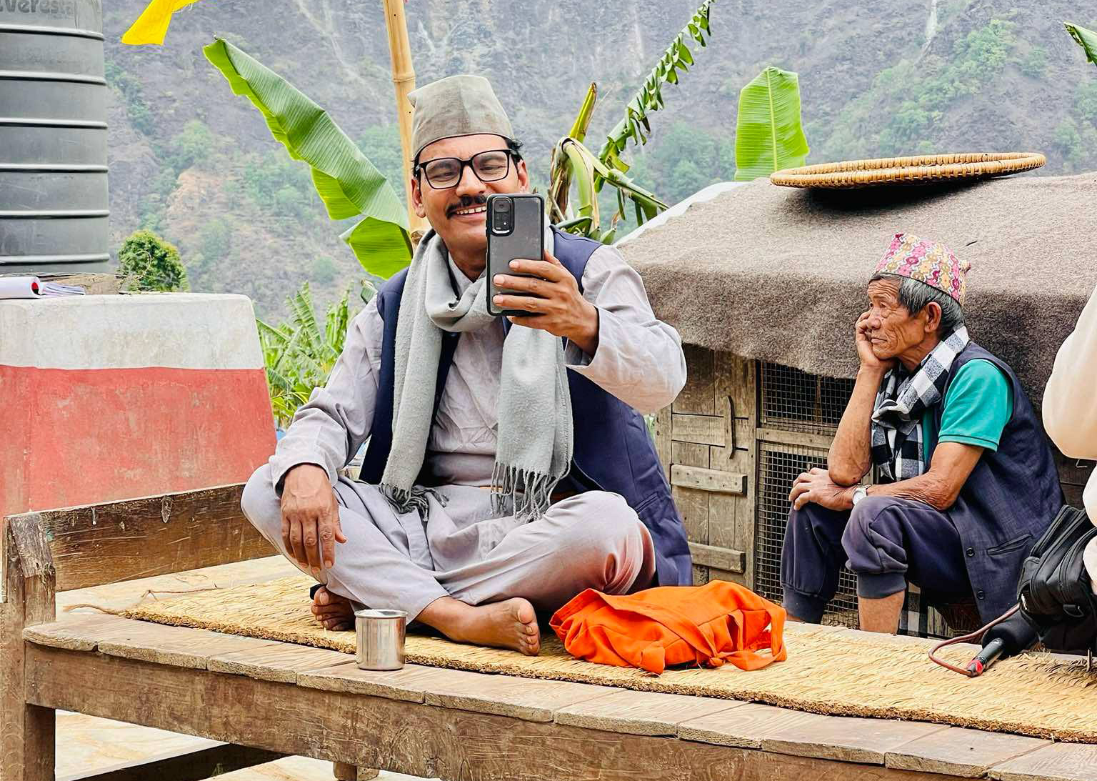 माइतीघरमा प्रसन्न माग्ने बुढा