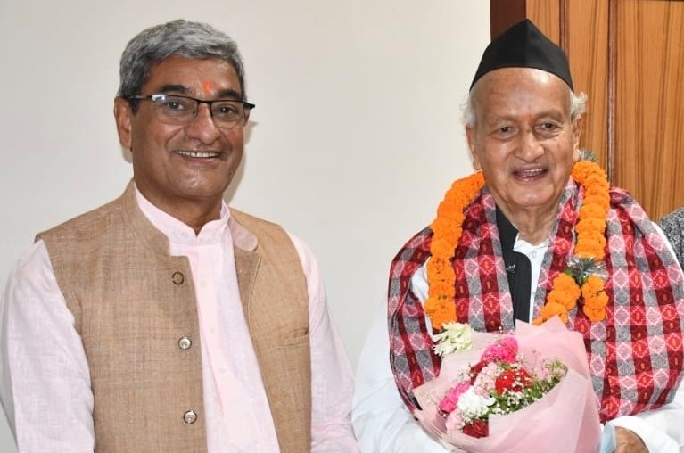 गृहमन्त्री लेखकसँग भाजपा नेता कोश्यारीको शिष्टाचार भेट
