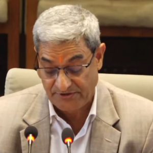 पत्रकार सम्मेलन गर्दै गृहमन्त्रीले भने– मैले पनि त न्याय पाउनुपर्‍यो होला नि !