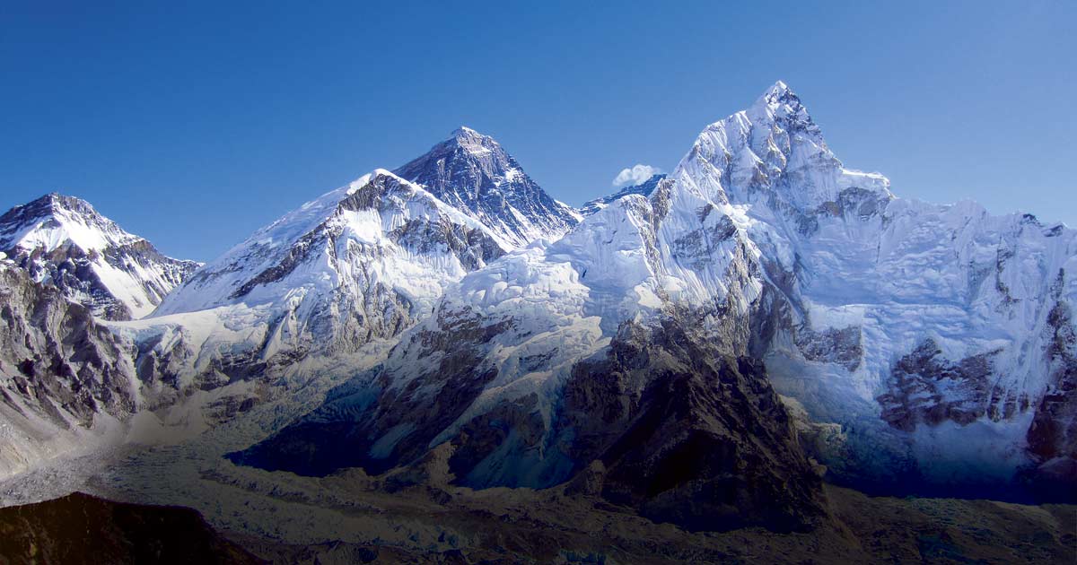 सगरमाथा शिखर पुगे सात शेर्पा, डोरी टाँग्ने काम पुरा