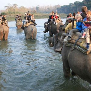 बुटवल–नारायणघाट सडकखण्ड स्तरोन्नतिमा ढिलाइ हुँदा सौराहाको पर्यटन व्यवसाय प्रभावित