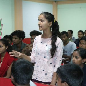 मेयरलाई विद्यार्थी प्रश्न– हामी कहिलेसम्म अर्को पालिकाको विद्यालयमा पढ्न जाने ?