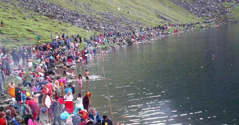 गोसाइँकुण्डमा स्नान गर्न भक्तजनको आगमन सुरू