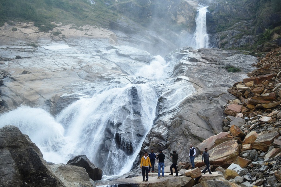 रूपसे झरनामा पर्यटकीय पूर्वाधार