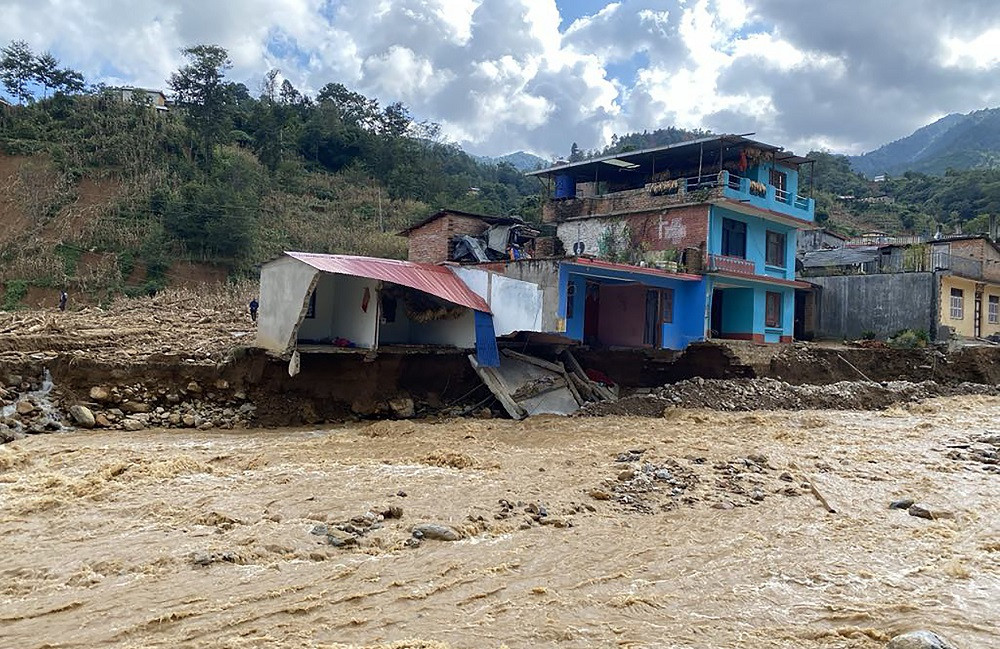काभ्रे बाढीपहिरोः अस्थायी आवास बनाउन बल्ल पहिलो किस्ताको अनुदान पठाइयो
