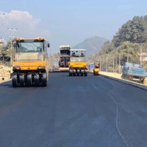 मुग्लिन पोखरा सडकः पूर्वी खण्डको कालोपत्र सकिएपछि खुसियाली