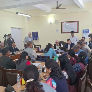 माओवादी सांसद्‌ले ह्वीप मान्दैनौं भनेपछि कांग्रेस सचेतकको नियमापत्ति