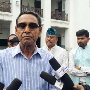 अध्यक्षको निर्णयविरुद्ध राप्रपाका नेताहरू निर्वाचन आयोगमा