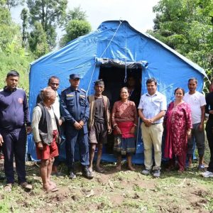 पहिरोको उच्च जोखिममा रहेका घरपरिवारको स्थानान्तरण
