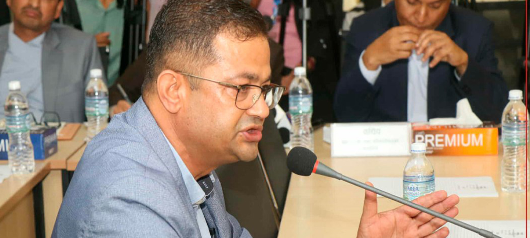 राज्य व्यवस्था समितिको बैठकमा सांसद गिरीले मागे सभापति र सचिवको राजीनामा