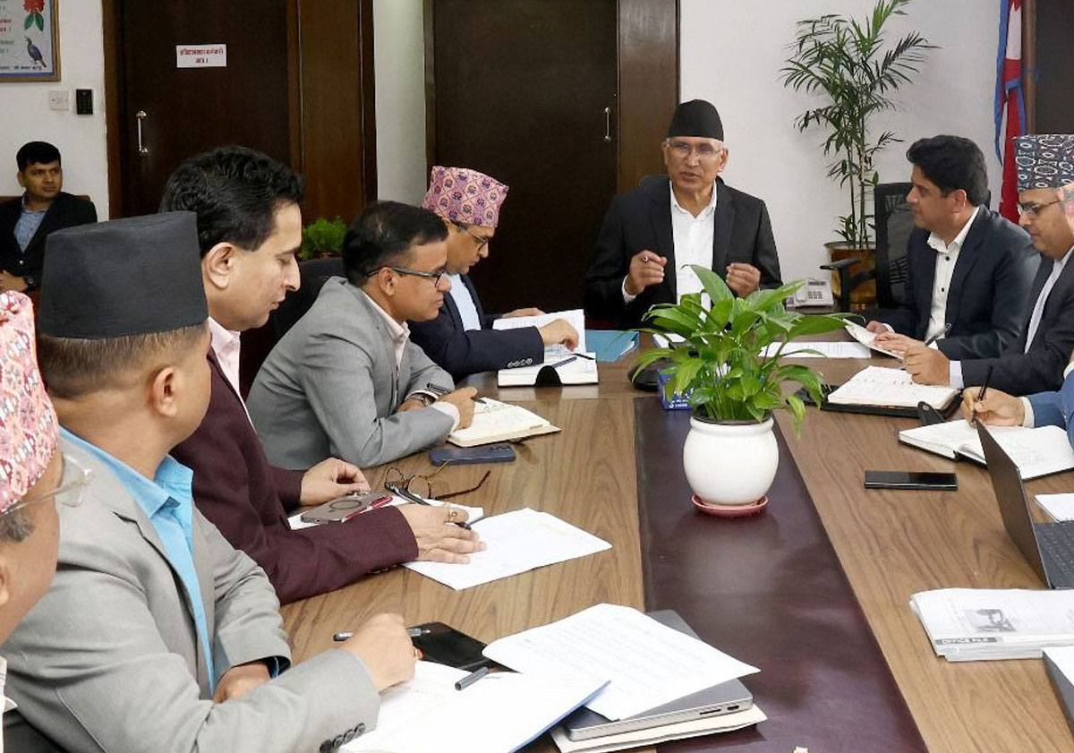 बजेट कार्यान्वयनसम्बन्धी मन्त्रालयगत छलफल गर्दै अर्थमन्त्रालय