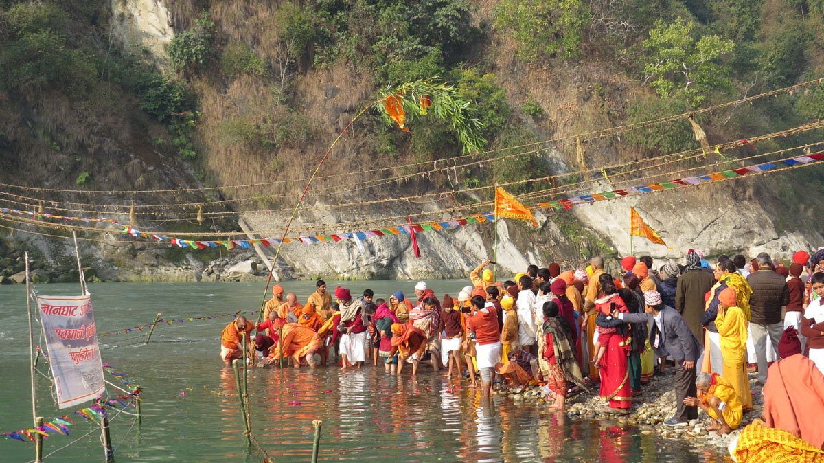 देवघाटमा बोलबम मेलामा डेढ लाख भक्तजन