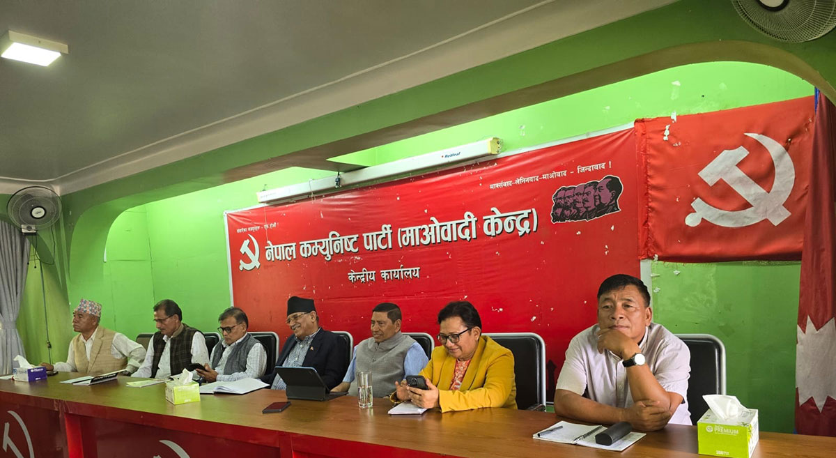 माओवादी स्थायी समितिमा प्रचण्डको प्रस्तावमाथि नेताले धारणा राख्नेक्रम जारी