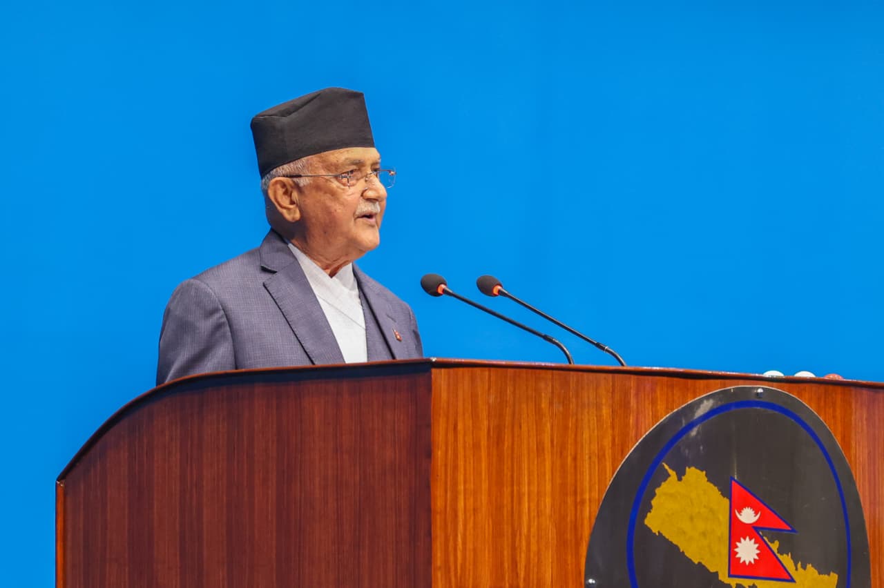 प्रतिनिधि सभामा प्रधानमन्त्री: विदेशी नागरिकता लिएर मन्त्री बनिसकेकाले ‘इमोसनल ब्ल्याकमेलिङ’ गर्दैछन्