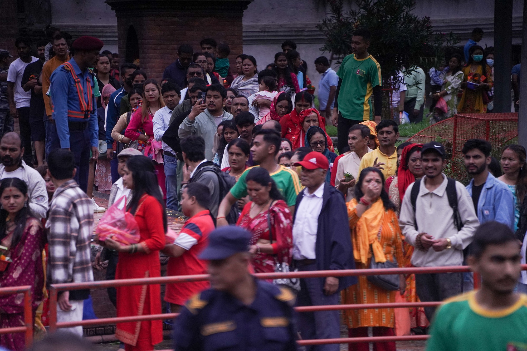 आज साउनको अन्तिम सोमबार: पशुपतिनाथमा दर्शन गर्नेको घुइँचो