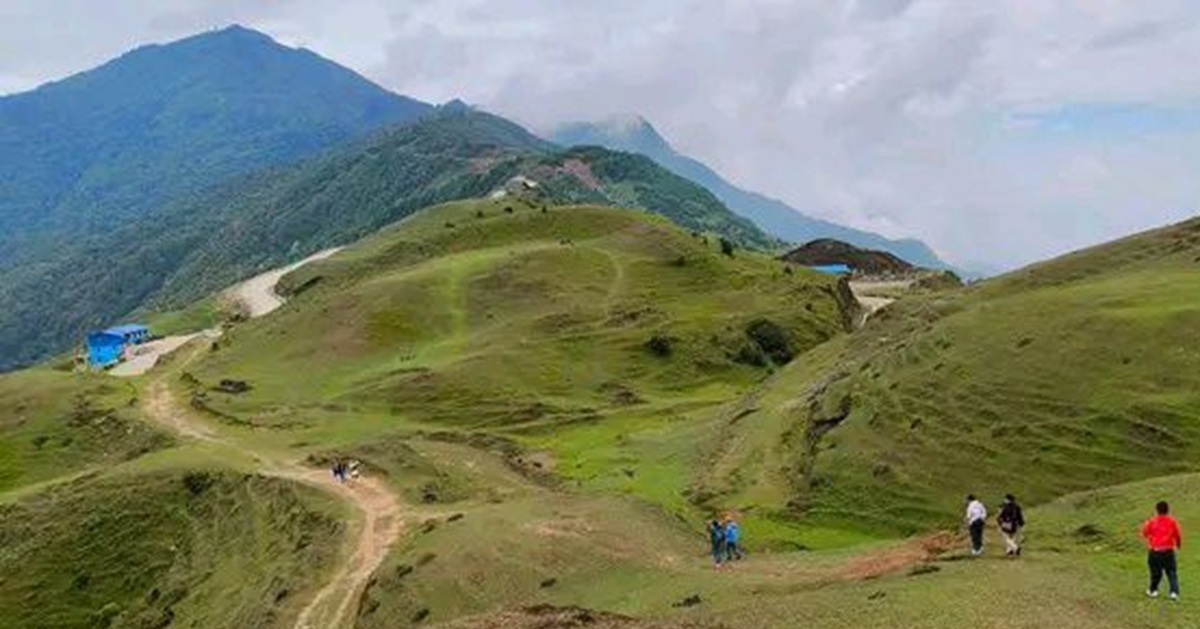 पर्यटकका लागि सहज गन्तव्य बन्दै भोजपुरको ‘चखेवा भञ्ज्याङ’