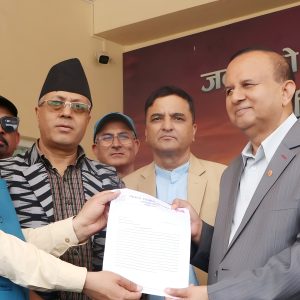 शिक्षा विधेयकविरुद्ध नेपाल शिक्षक महासंघको एमाले कार्यालयमा धर्ना, ध्यानाकर्षण पत्र बुझाइयो