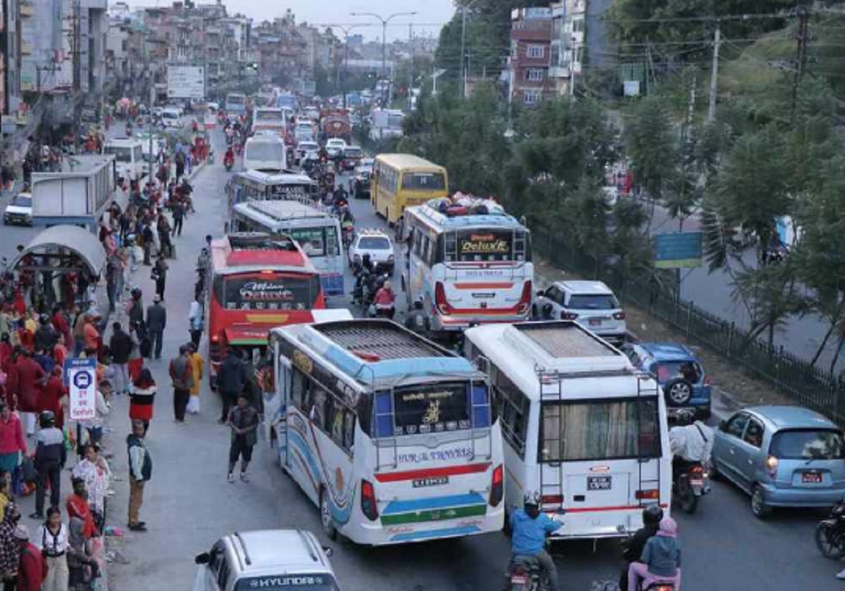 दशैंको रौनक : पाँच दिनमै काठमाडौं उपत्यकाबाट झण्डै दुई लाख यात्रु बाहिरिए