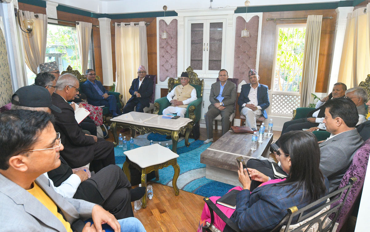 एमाले बैठक: नेतृत्व परिवर्तनको निर्णय महाधिवेशनबाट