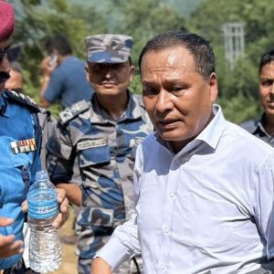 बाढीपहिरो प्रभावित इलाम पुगे मन्त्री कुलमान