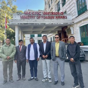 ल्हेन्दे खोलाको बाढीले मित्तेरी पुल बगाएपछि केरुङ नाका चार महिनादेखि बन्द