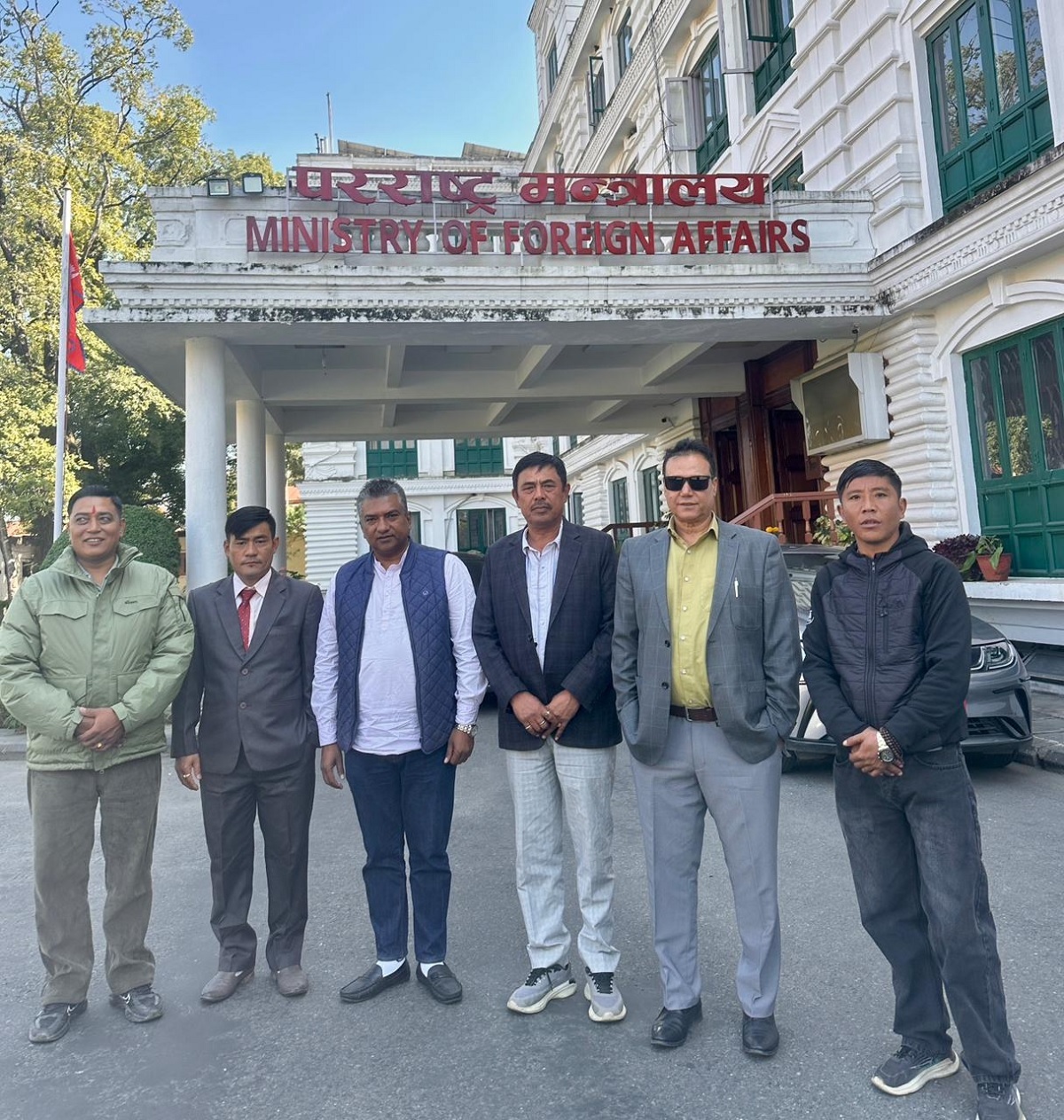 ल्हेन्दे खोलाको बाढीले मित्तेरी पुल बगाएपछि केरुङ नाका चार महिनादेखि बन्द