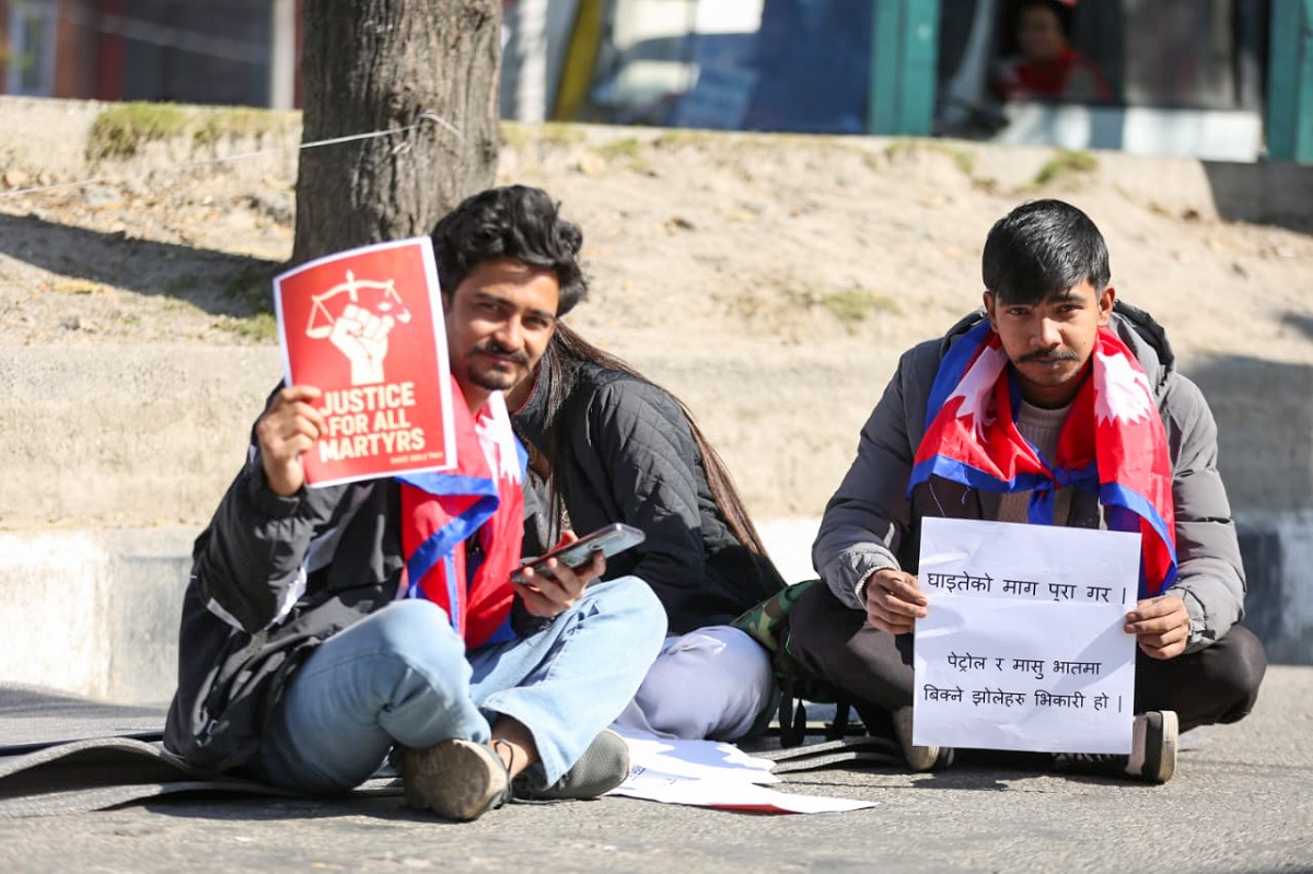 माइतीघरमा जेनजीहरुको धर्ना (फोटो फिचर)