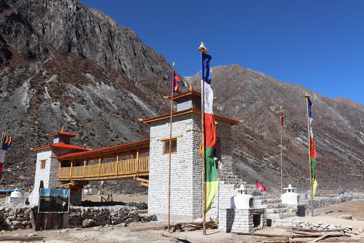 मुगुम गाउँमा धार्मिक र सांस्कृतिक गौरव बोकेको चिटिम शैलीको पुल निर्माण