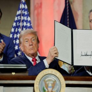 एआईमा आधारित वैज्ञानिक खोजलाई अघि बढाउन ट्रम्पद्वारा ‘जेनेसिस मिसन’ शुभारम्भ