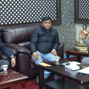 बाटो सुचारु राख्न मन्त्री कुलमानलाई युवा संघको ध्यानाकर्षण