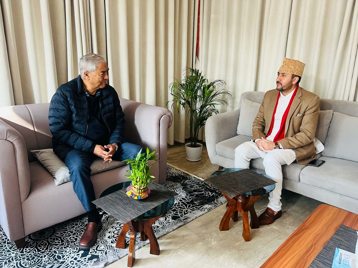 कांग्रेस सभापति देउवा र सञ्चारमन्त्री खरेलबीच निर्वाचनबारे छलफल