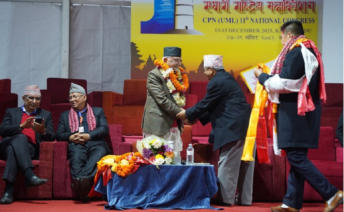 एमाले निर्वाचन : अध्यक्ष ओलीसहित निर्वाचित पदाधिकारीको शपथ तयारी (तस्वीरहरू)