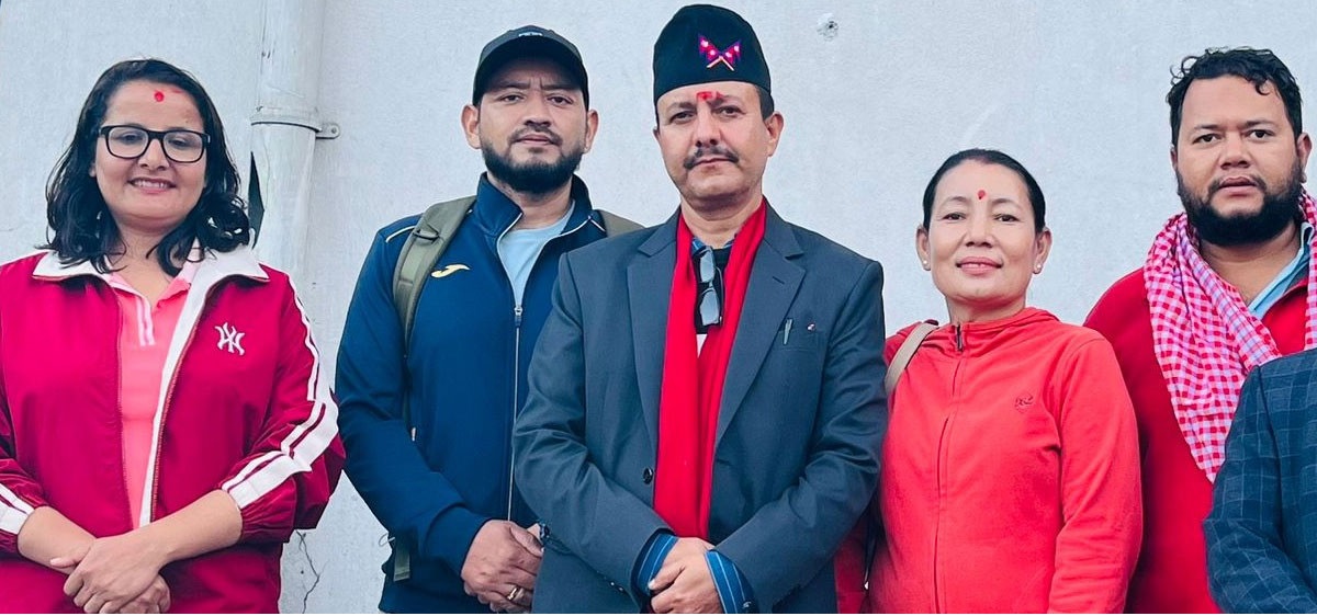 चुनाव बहिष्कार गर्ने सूचनासहित प्रधानमन्त्रीलाई ज्ञापनपत्र बुझाइँदै