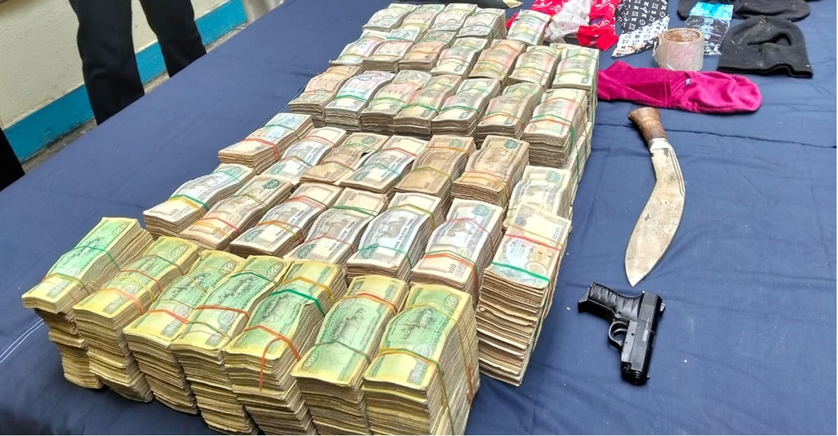 बैंक लुटपाटमा संलग्न सात जना पक्राउ