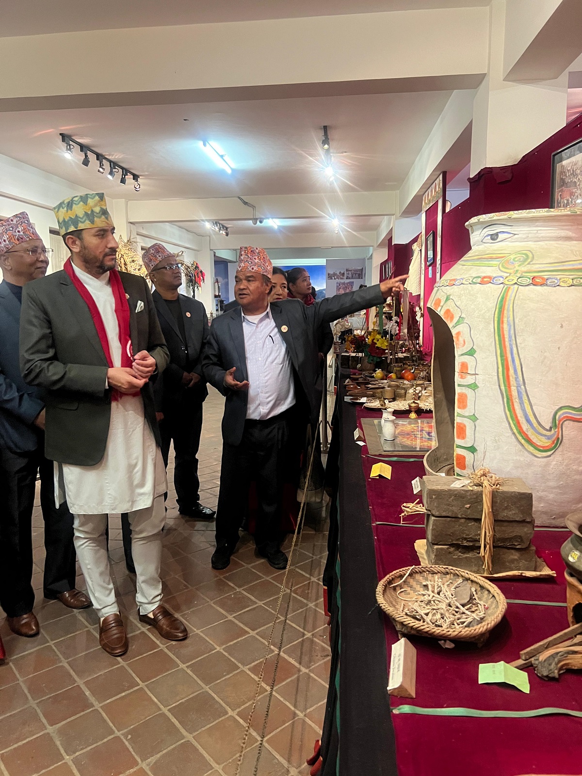 मन्त्री खरेलद्वारा ज्यापू सङ्ग्रहालयको अवलोकन