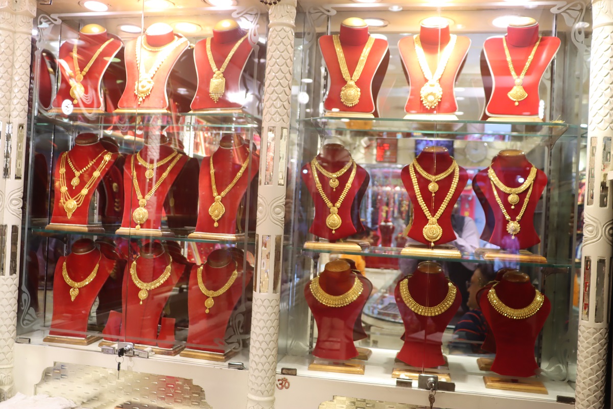 सुनचाँदीको मूल्य घट्यो