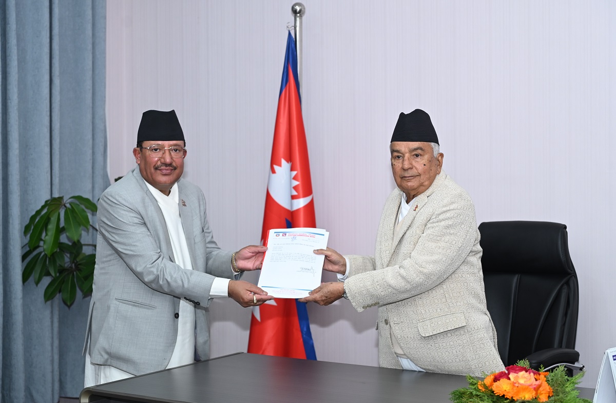 राष्ट्रपतिसमक्ष राष्ट्रियसभा सदस्य निर्वाचनको प्रतिवेदन पेस